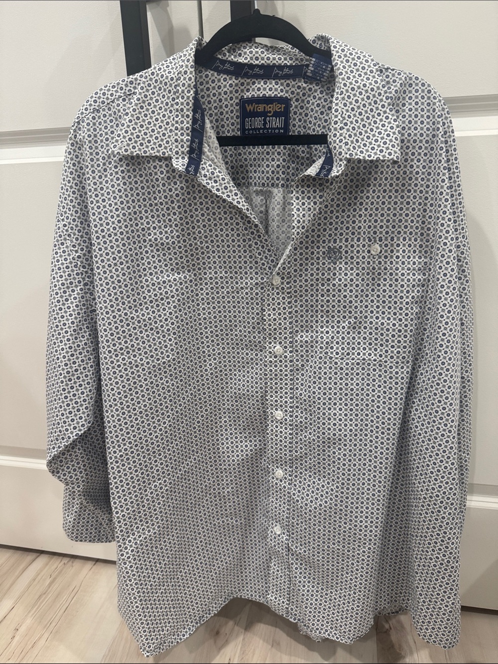 Wrangler George Strait White & Navy Micro-Print Button-Down Shirt